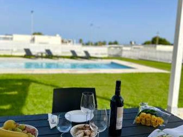 Villa arredata con piscina Augusta