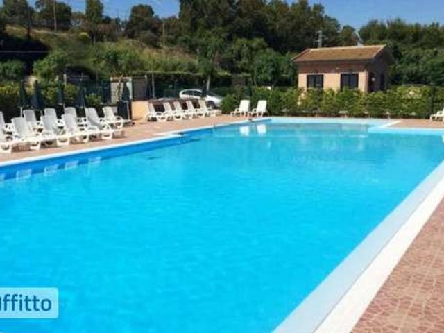 Villa arredata con piscina Campofelice Di Roccella