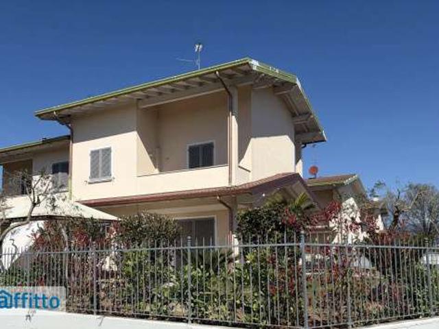Villa arredata con piscina Crociale