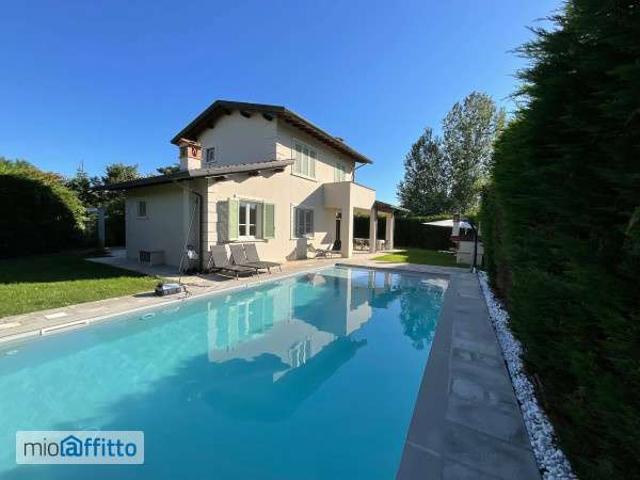 Villa arredata con piscina Pietrasanta