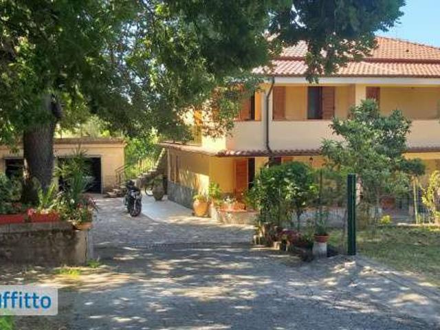 Villa arredata con terrazzo Centola