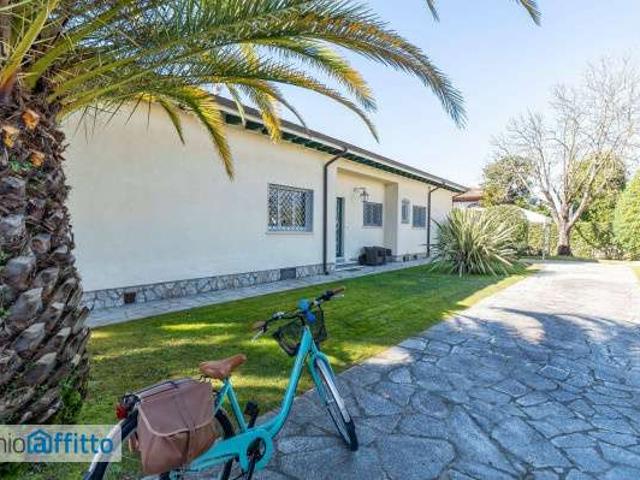 Villa arredata con terrazzo Centro