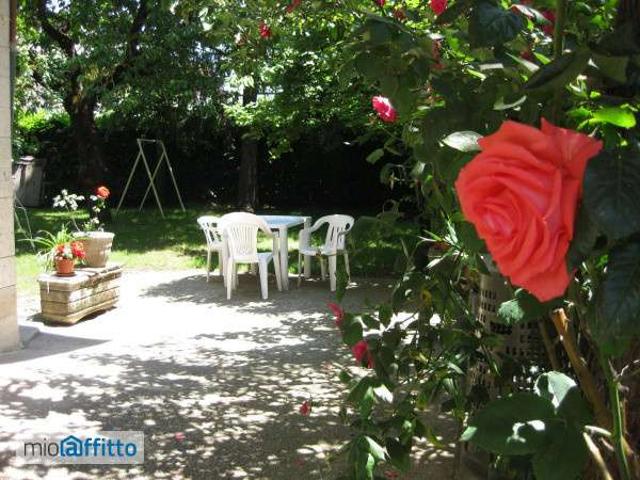 Villa arredata con terrazzo Centro