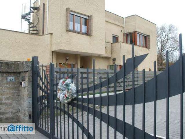 Villa arredata con terrazzo Centro