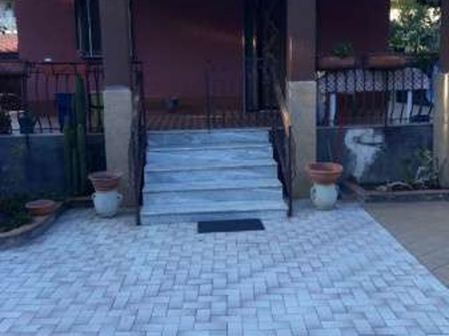 Villa arredata con terrazzo Centro