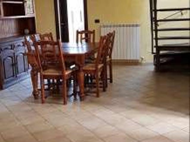 Villa arredata con terrazzo Centro