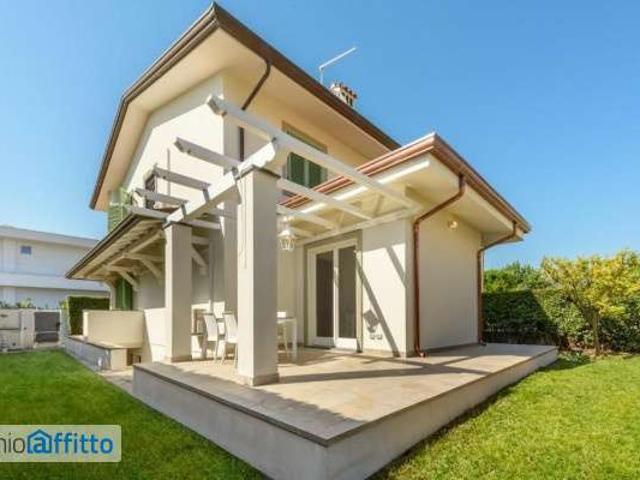 Villa arredata con terrazzo Centro