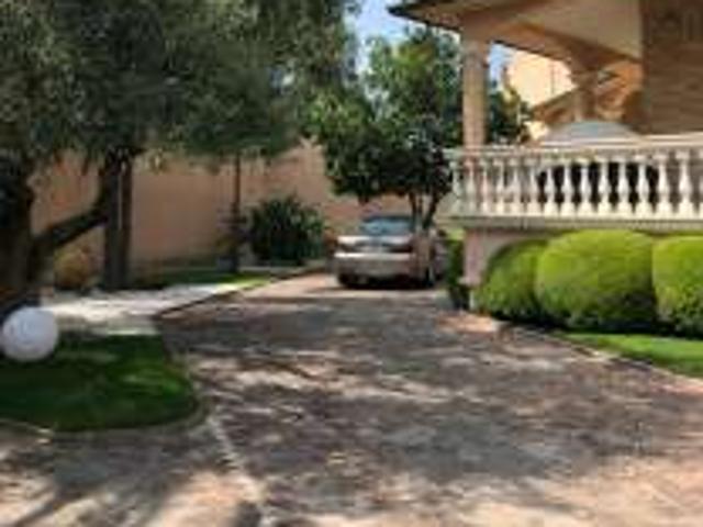Villa arredata con terrazzo Centro