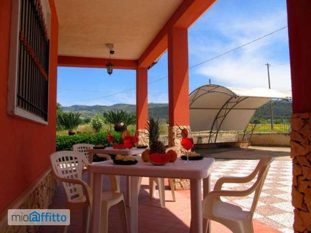 Villa arredata con terrazzo Chiaramonte Gulfi