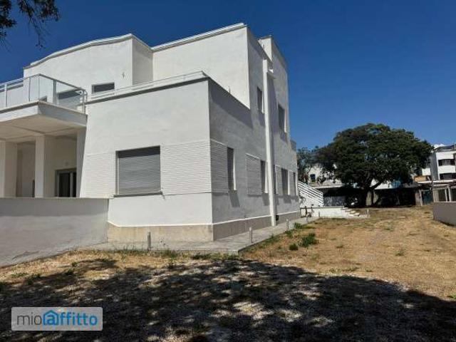 Villa arredata con terrazzo Anzio