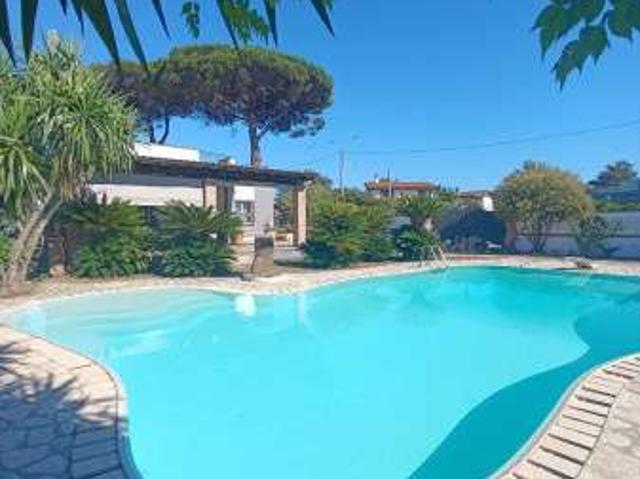 Villa arredata con terrazzo Anzio