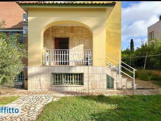 Villa arredata con terrazzo Anzio