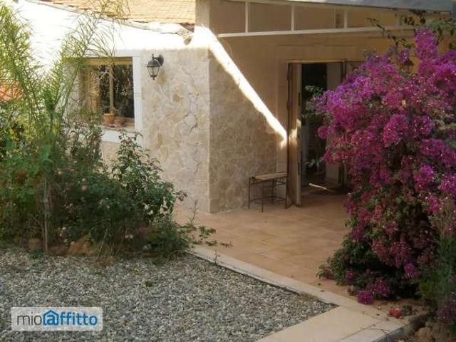 Villa arredata con terrazzo Augusta