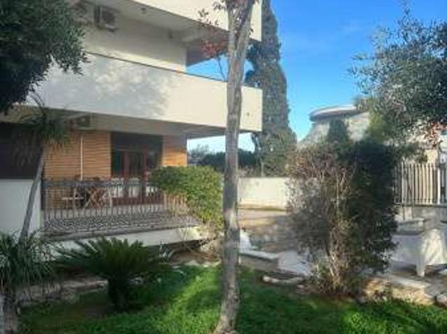 Villa arredata con terrazzo Bari