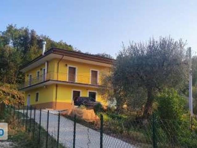 Villa arredata con terrazzo Buccino
