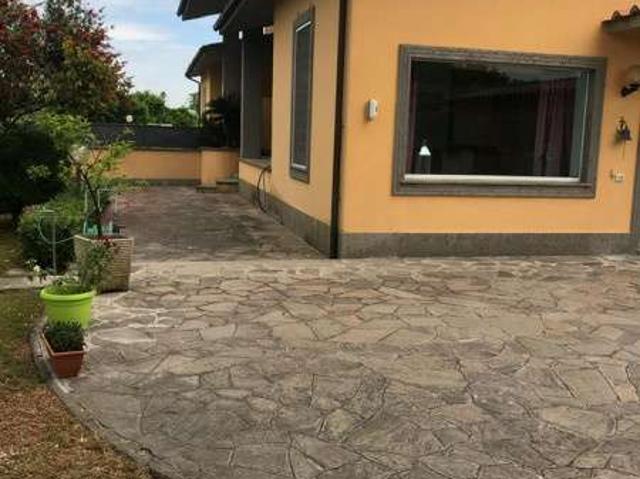 Villa arredata con terrazzo Giustiniana, olgiata, cesano