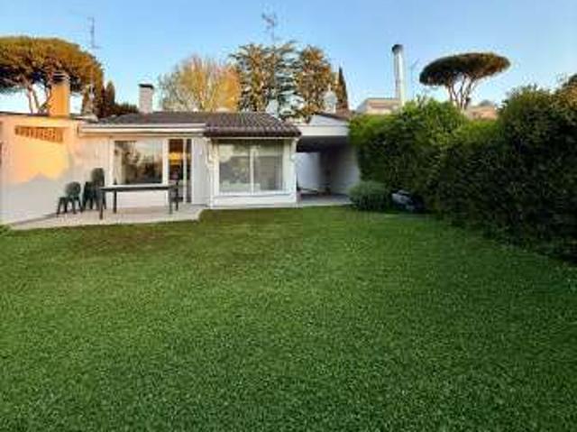 Villa arredata con terrazzo Giustiniana, olgiata, cesano
