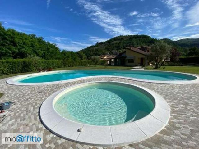 Villa arredata con terrazzo Gragnola
