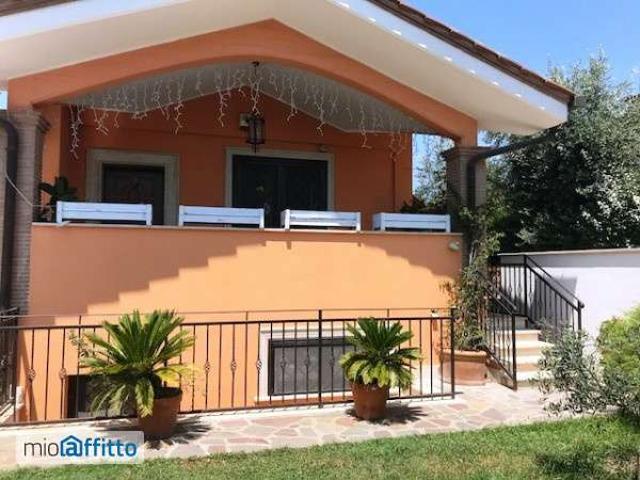 Villa arredata con terrazzo Infernetto, axa, casal palocco, madonnetta a roma