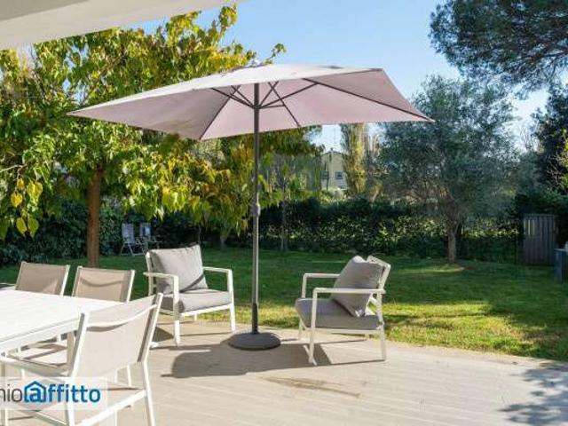 Villa arredata con terrazzo Infernetto, axa, casal palocco, madonnetta a roma