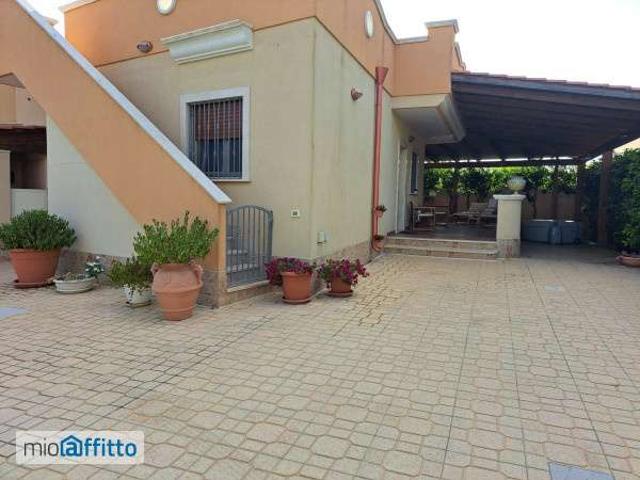 Villa arredata con terrazzo Leporano marina