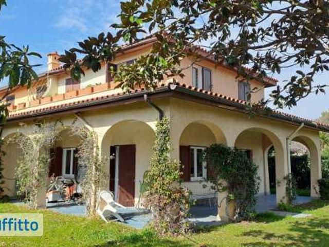 Villa arredata con terrazzo Marina di san nicola
