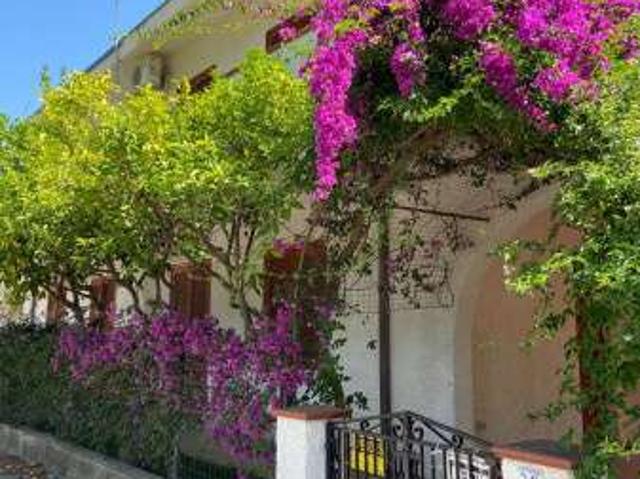 Villa arredata con terrazzo Marina