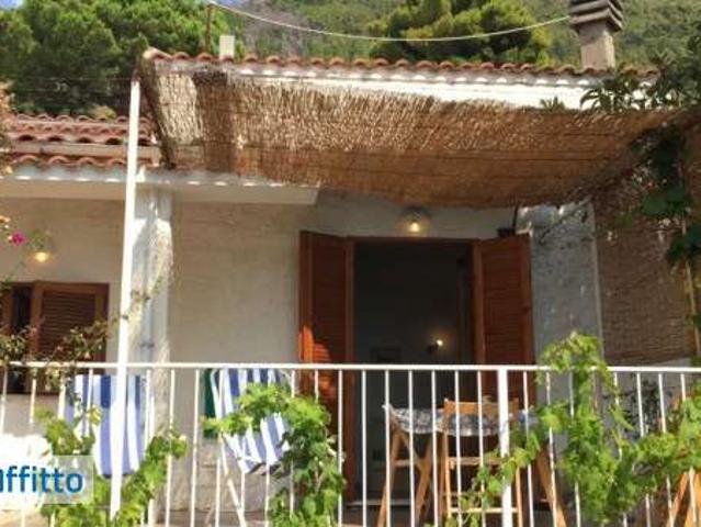 Villa arredata con terrazzo Marina