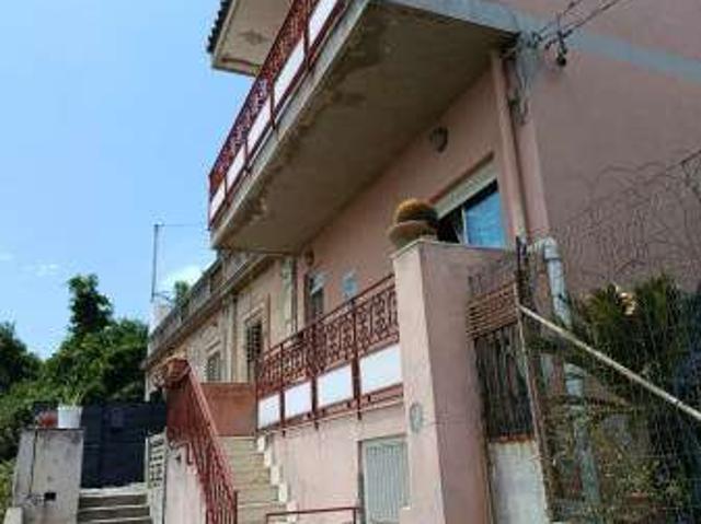 Villa arredata con terrazzo Messina