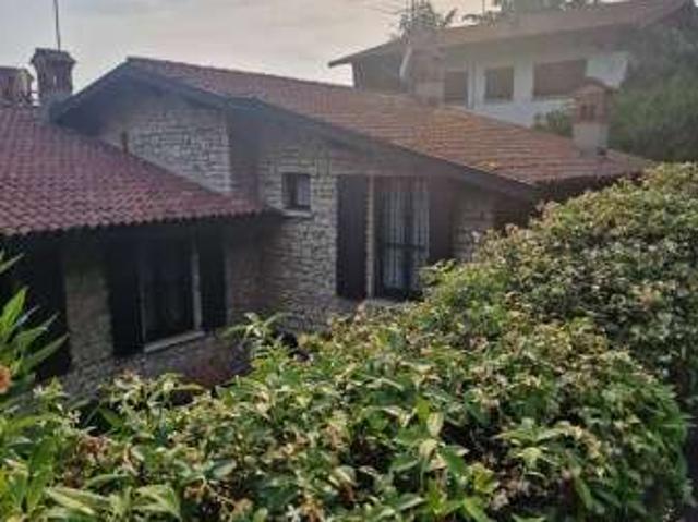 Villa arredata con terrazzo Porta venezia