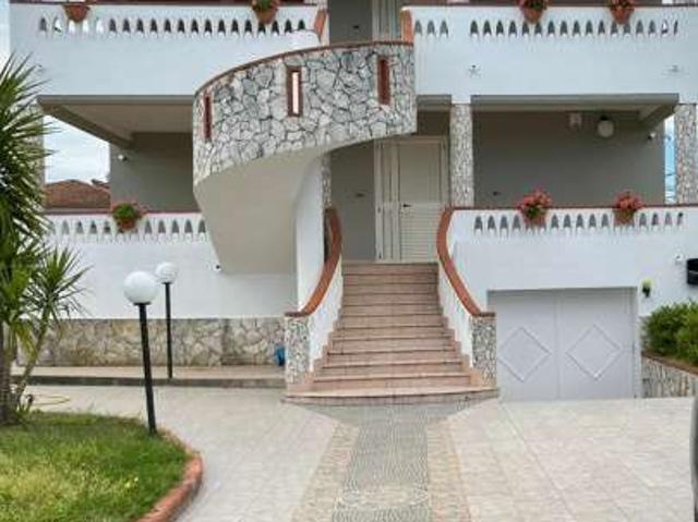 Villa arredata con terrazzo Pantano martucci