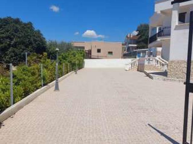Villa arredata con terrazzo Pulsano