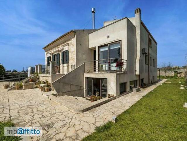 Villa arredata con terrazzo Ragusa