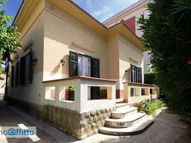Villa arredata con terrazzo Tommaso natale