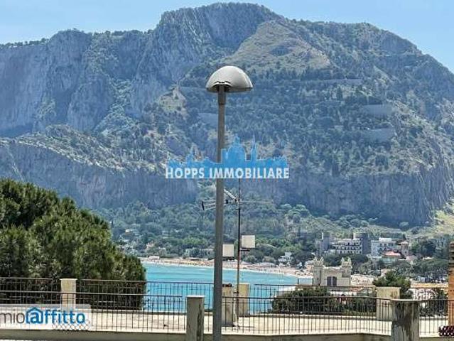 Villa arredata con terrazzo Tommaso natale
