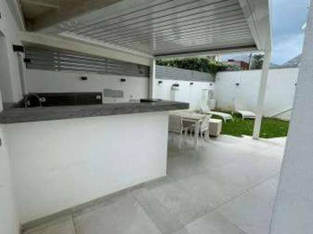 Villa arredata con terrazzo Tommaso natale
