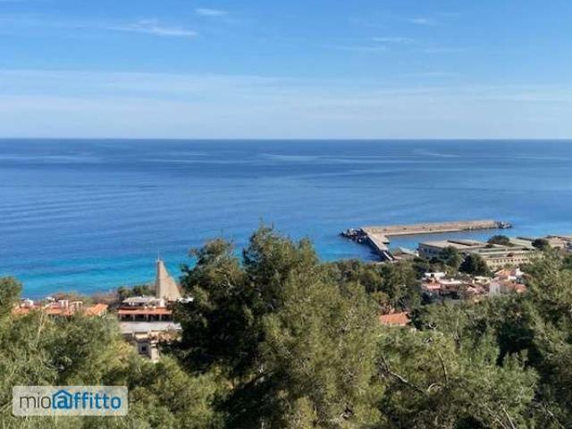 Villa arredata con terrazzo Tommaso natale
