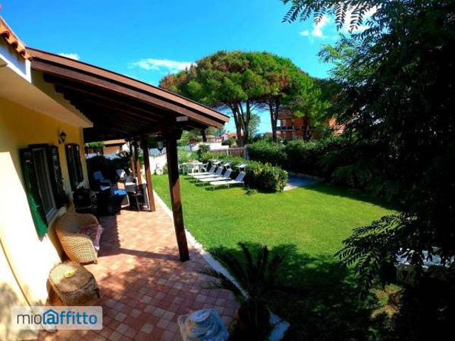 Villa arredata con terrazzo Terracina