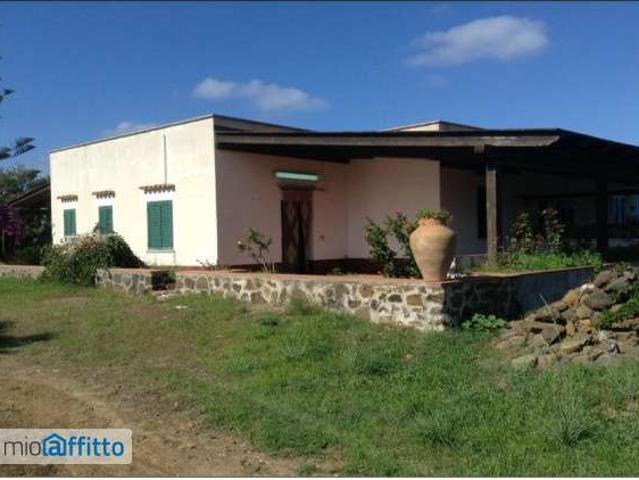 Villa arredata con terrazzo Ustica