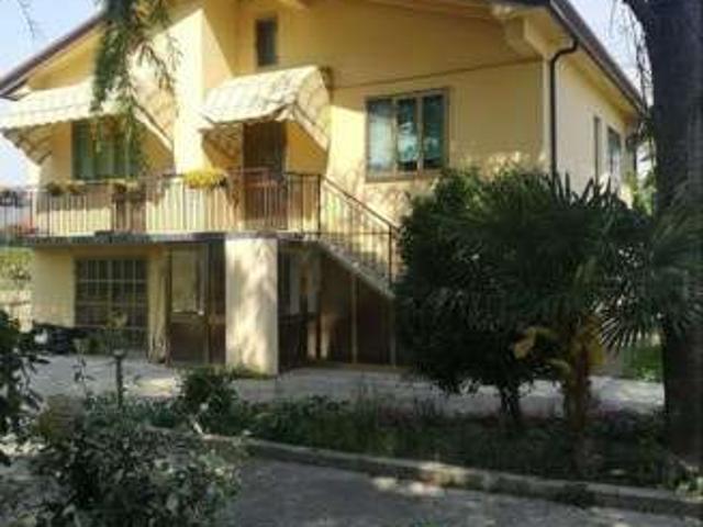 Villa arredata con terrazzo Venezia
