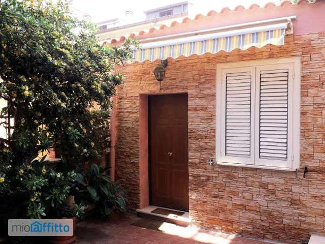 Villa arredata con terrazzo Zona domitilla