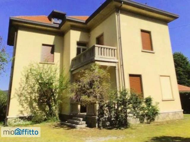 Villa arredata Corgeno