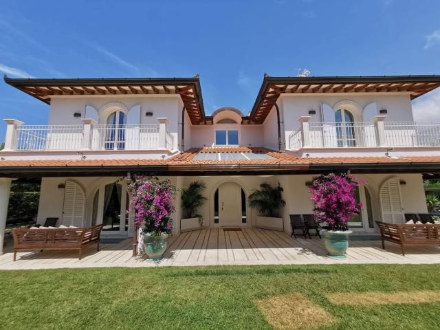 Villa arredata in affitto, Forte dei Marmi vittoria apuana