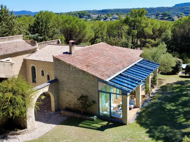 Villa au Cœur du Gard Provençal – Calme, Lumière et Intimité 350m² Bagnols Sur Cèze