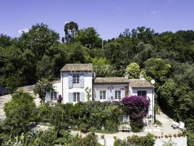 VIlla au calm avec 4 chambres et piscine Opio