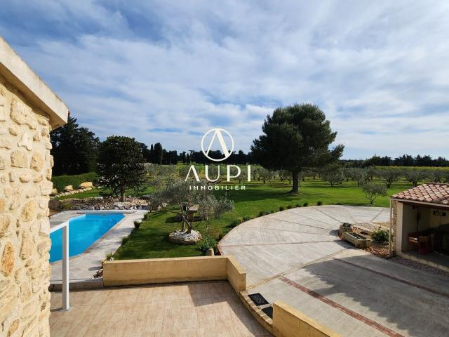 Villa Au Calme 200m² Beaucaire