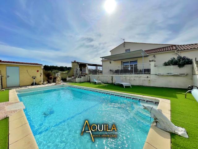Villa au calme avec piscine et dépendances