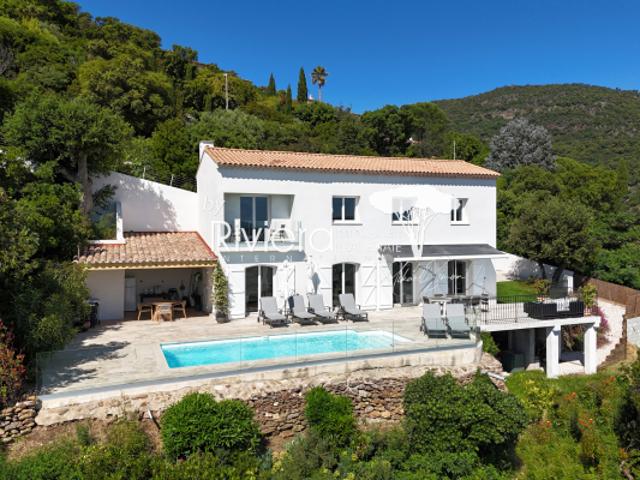 VILLA AU CALME AVEC VUE MER !
