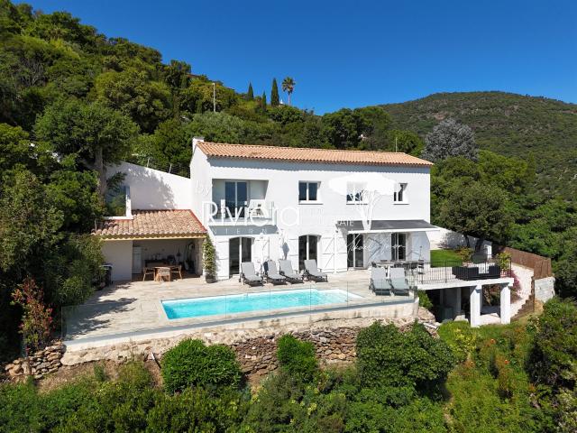 Villa Au Calme Avec Vue Mer ! 150m² Cavalaire sur Mer
