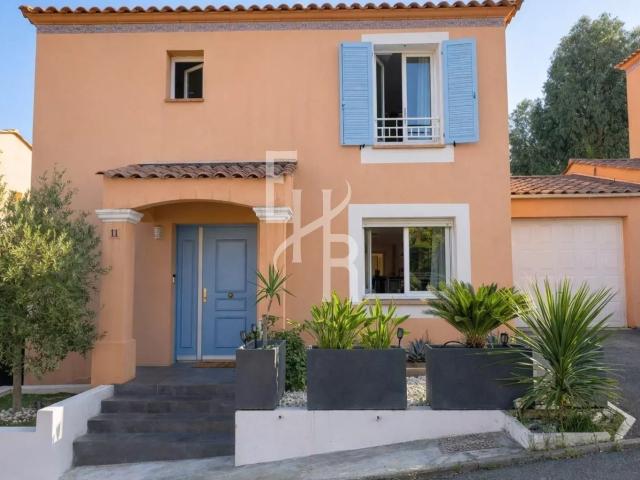Villa au calme dans domaine privé 87m² Cannes